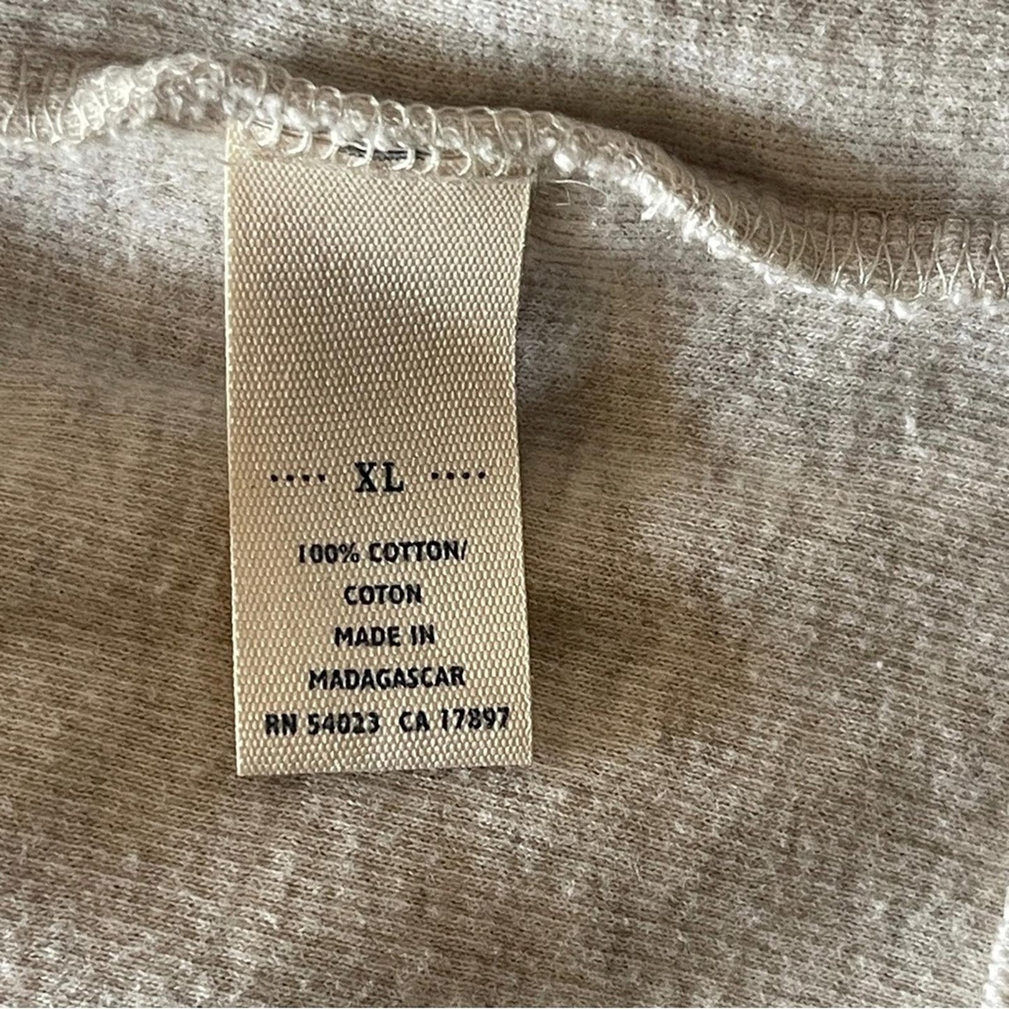 Old Navy Men’s V-Neck Sweater in size XL