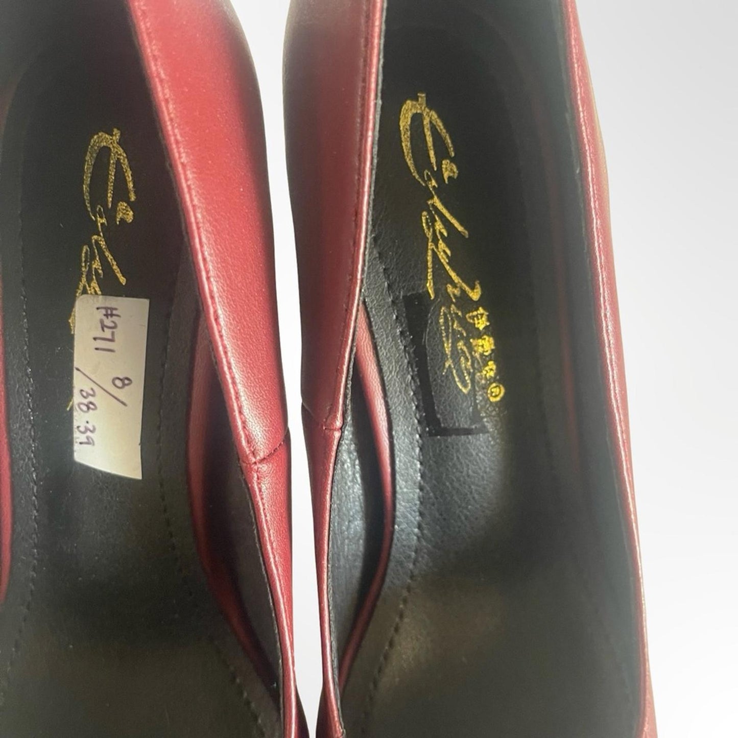 Women's Pointed Toe Pumps in Burgundy size 8