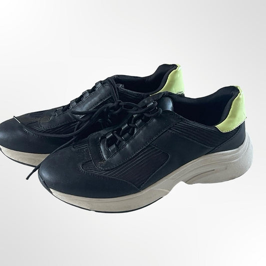 Forever 21 Women's Black Athletic Shoes in size 7