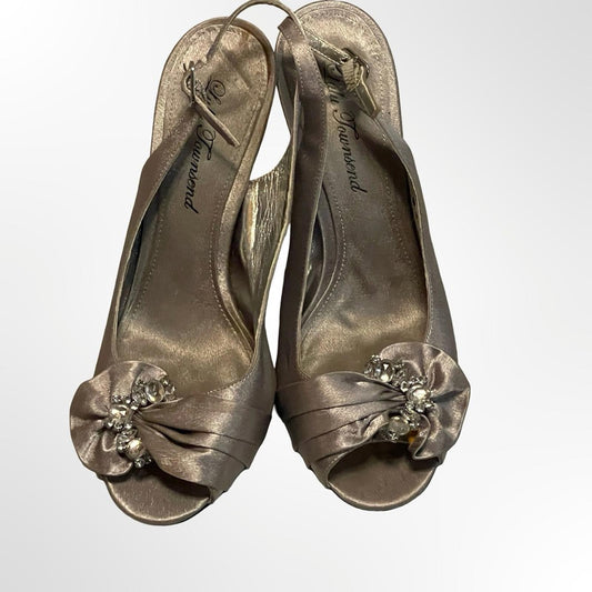 Lulu Townsend Metallic Slingback PeepToe Heels size 7.5