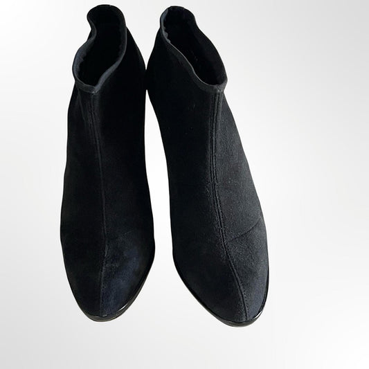 Stuart Weitzman Black Suede Ankle Booties in size 6.5