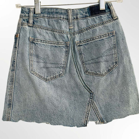 American Eagle High-Rise Distressed Denim Mini Skirt Size 00