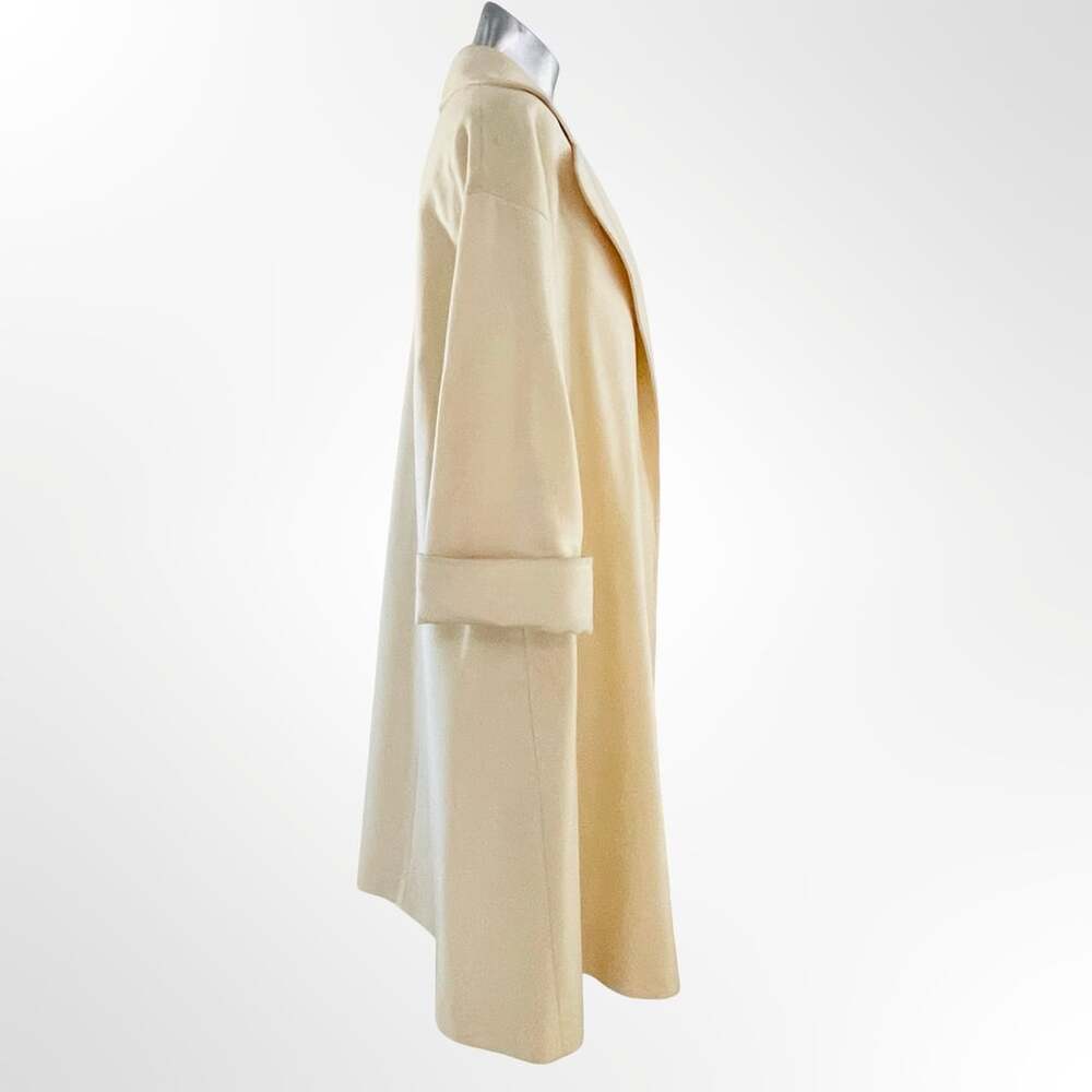 Vintage Cream Wool Long Overcoat with Lapel Collar and Cuffed Sleeves