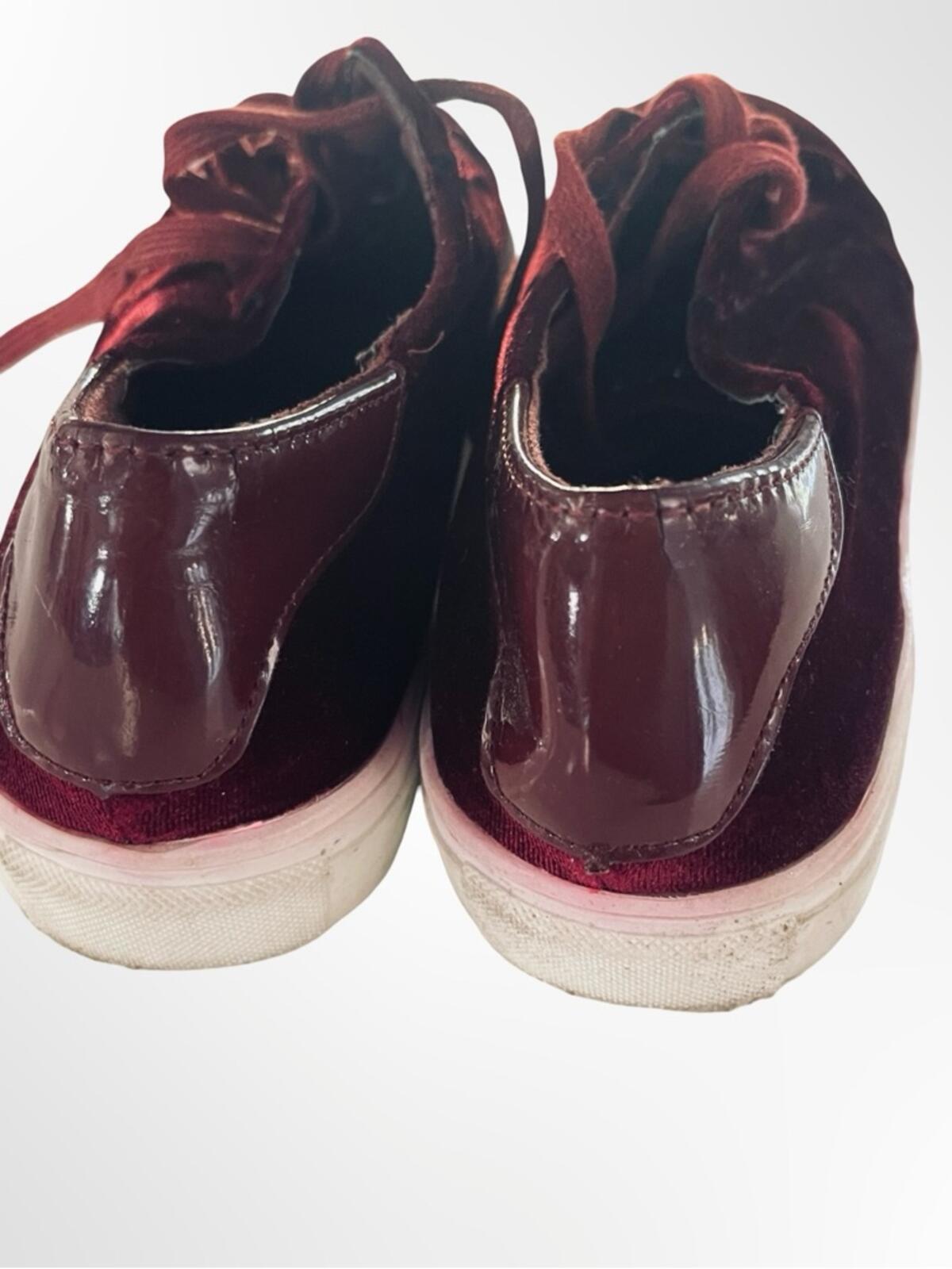 Catherine Malandrino Burgundy Velvet Slip-On Sneaker in 7.5