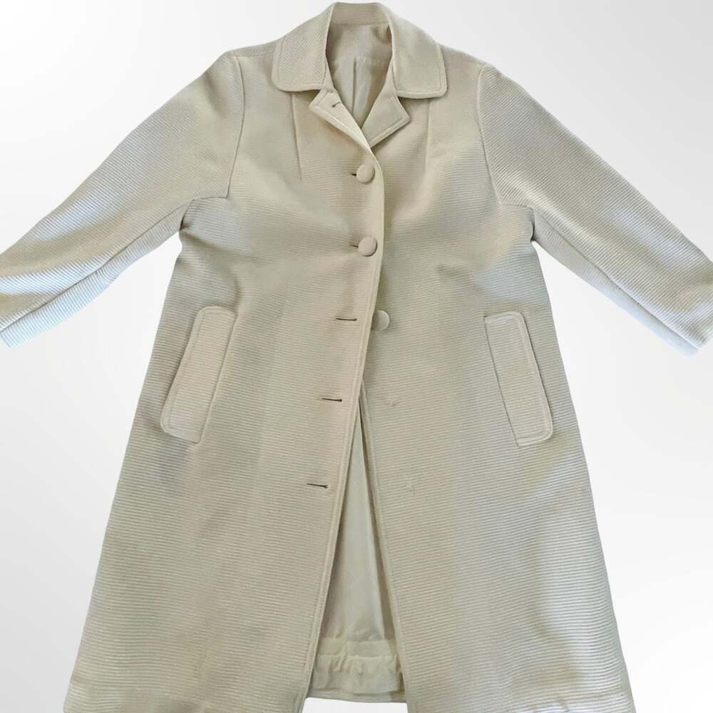 Vintage Textured Cream Single Breasted Overcoat with Notch Lapel and Pockets