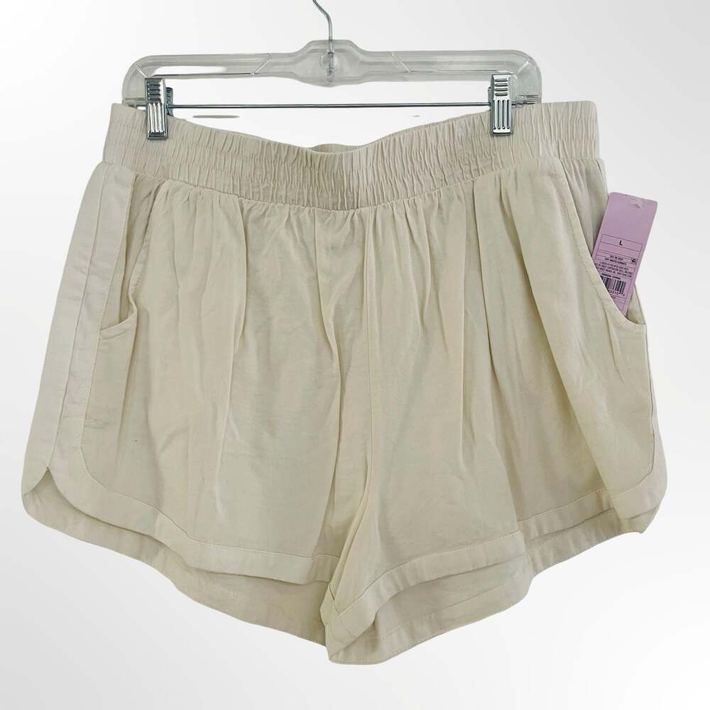 Wild Fable Women's High-Rise Pull-On Casual Shorts in Off White
