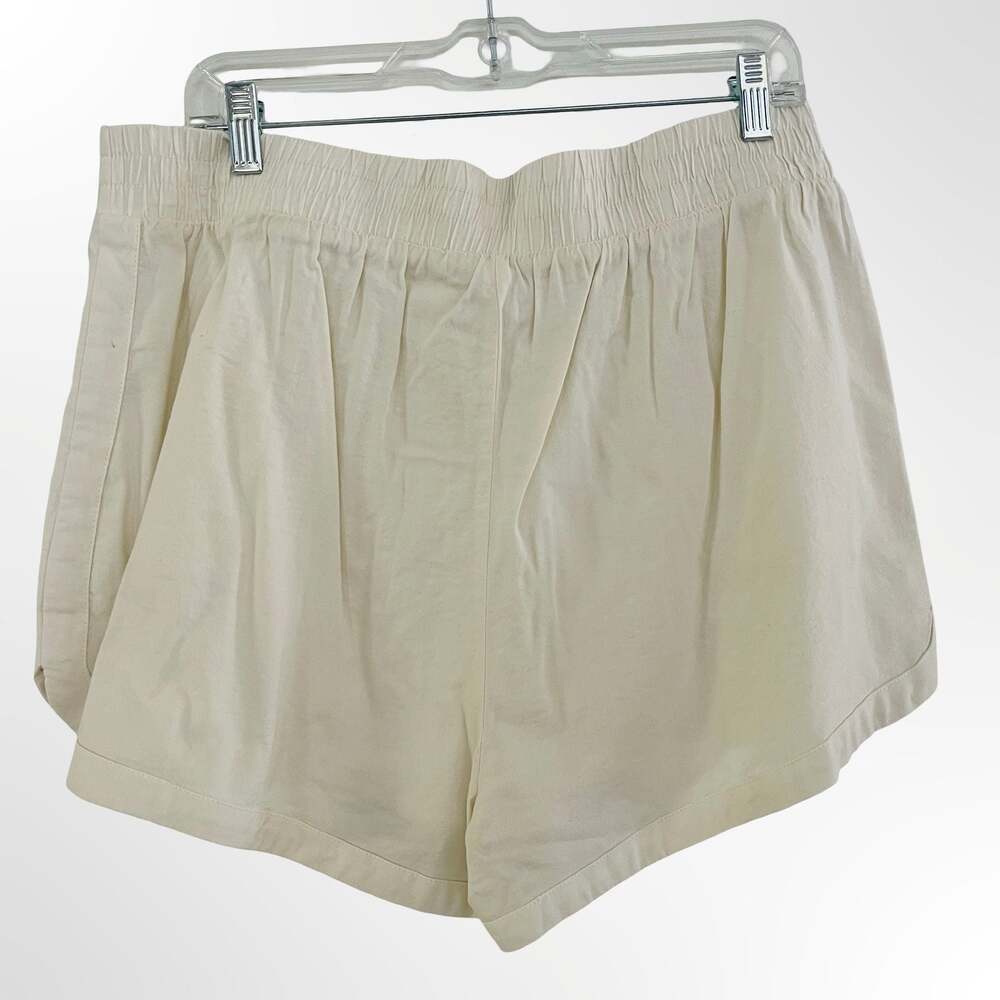 Wild Fable Women's High-Rise Pull-On Casual Shorts in Off White