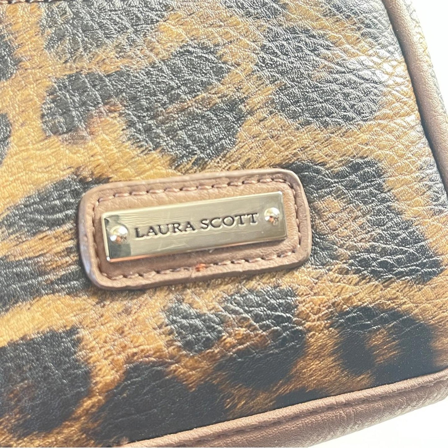 Laura Scott Leopard Print Bag in Brown - Classic Crossbody