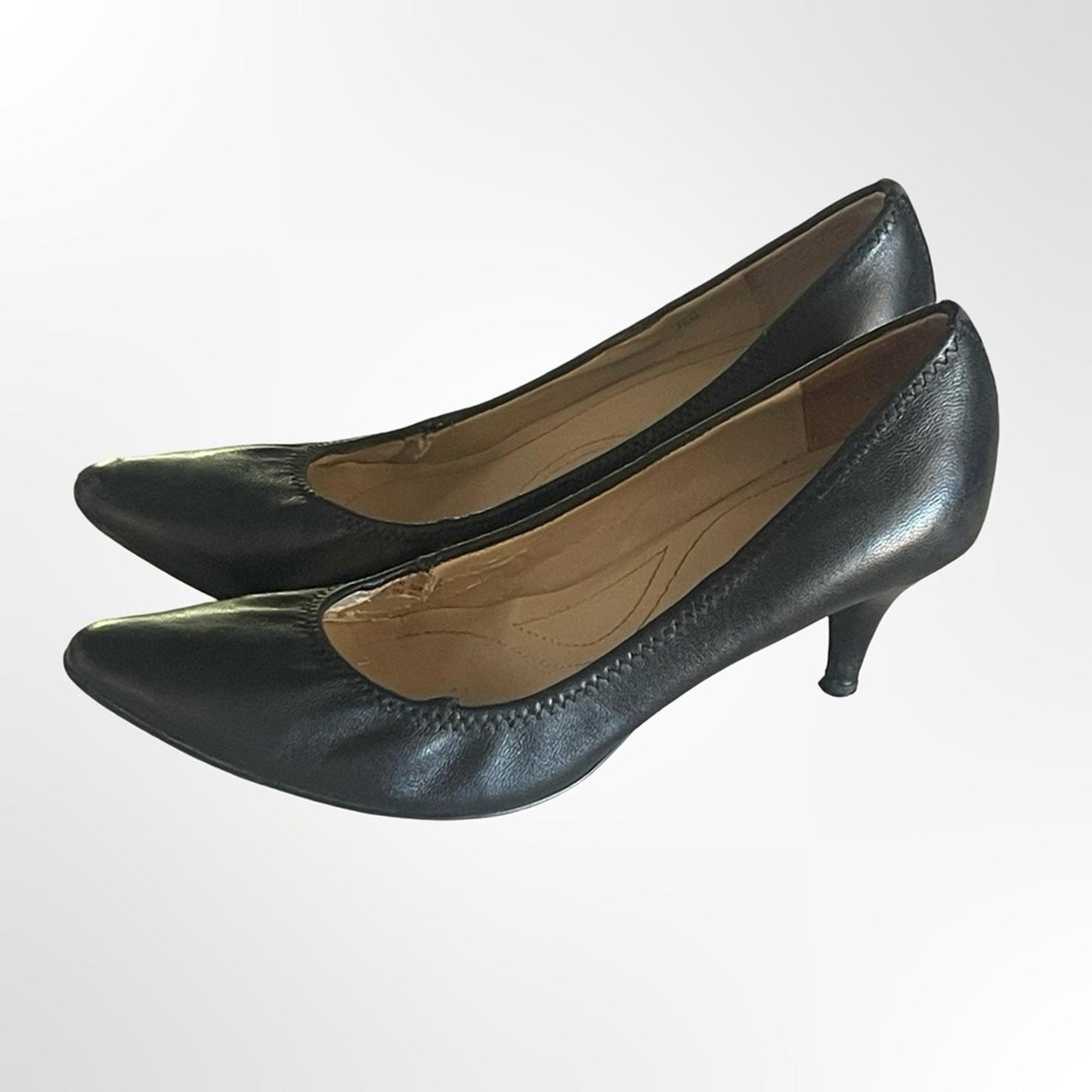 Tahari Brett Black Women's Pointed-Toe Pumps - size 7.5