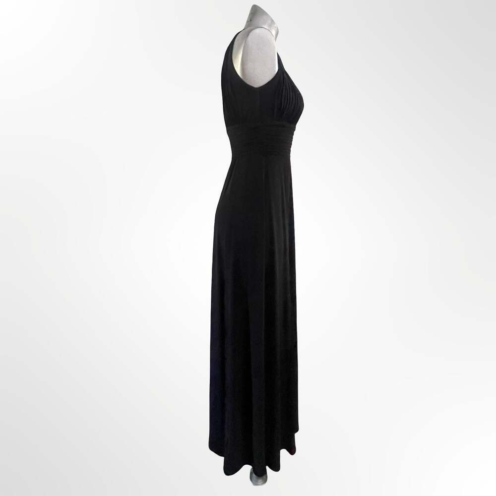 Sangria Black Sleeveless Keyhole Neck Pleated Maxi Dress