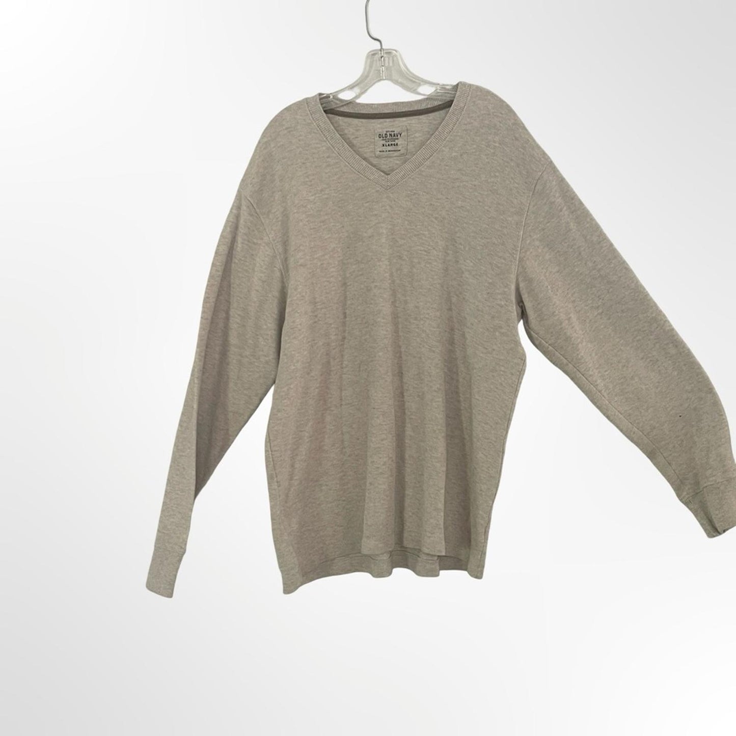 Old Navy Men’s V-Neck Sweater in size XL