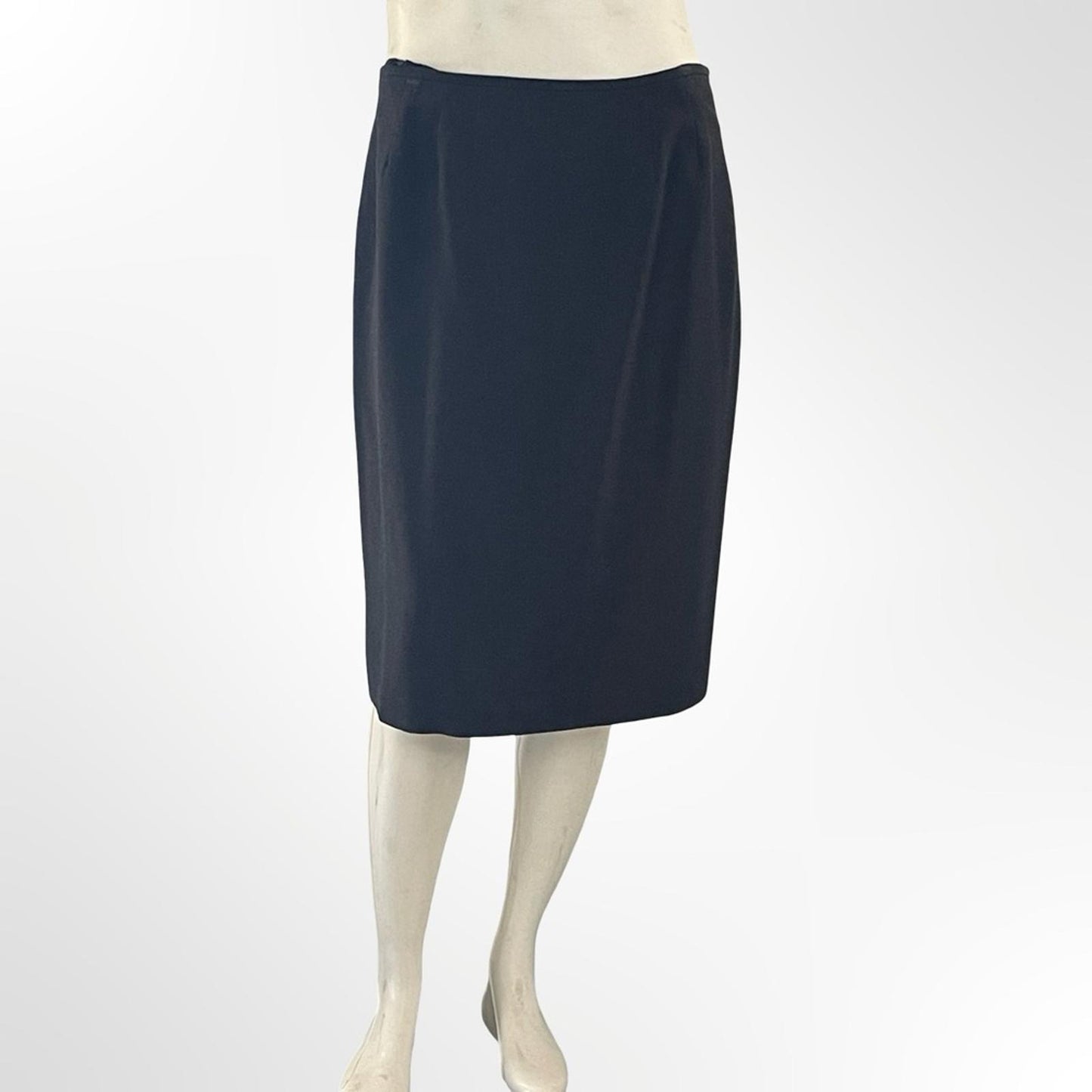 Elegant Kasper Black Pencil Skirt in size P