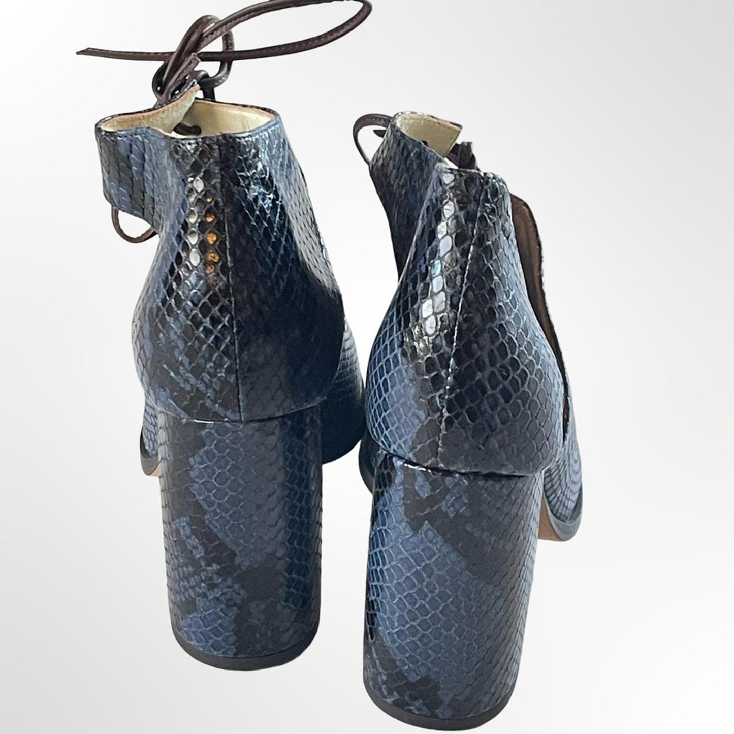 KK DODDS Pointed Toe Cutout Heels in Navy Snake Print in 6.5