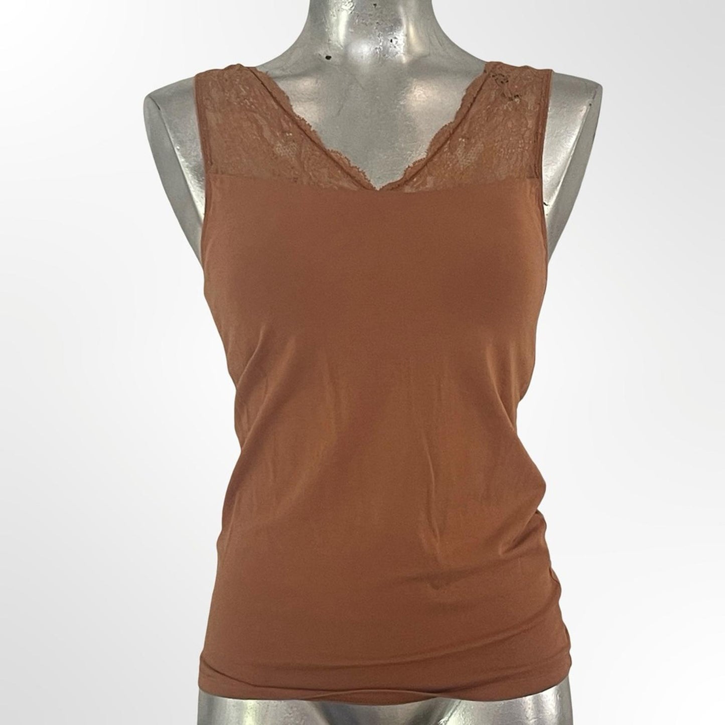 Uniqlo Lace-Trim Tank Top in Rust