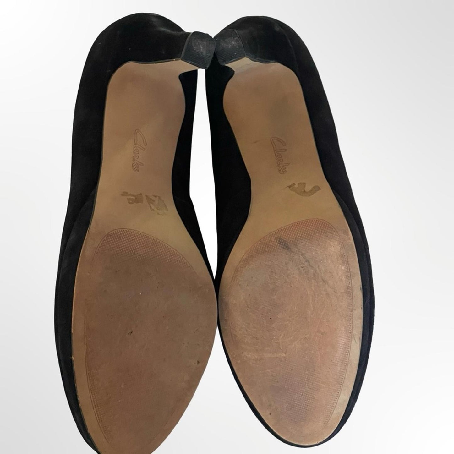 Clark's Artisan Women's Black Suede Mid-Heel Pumps size 7.5