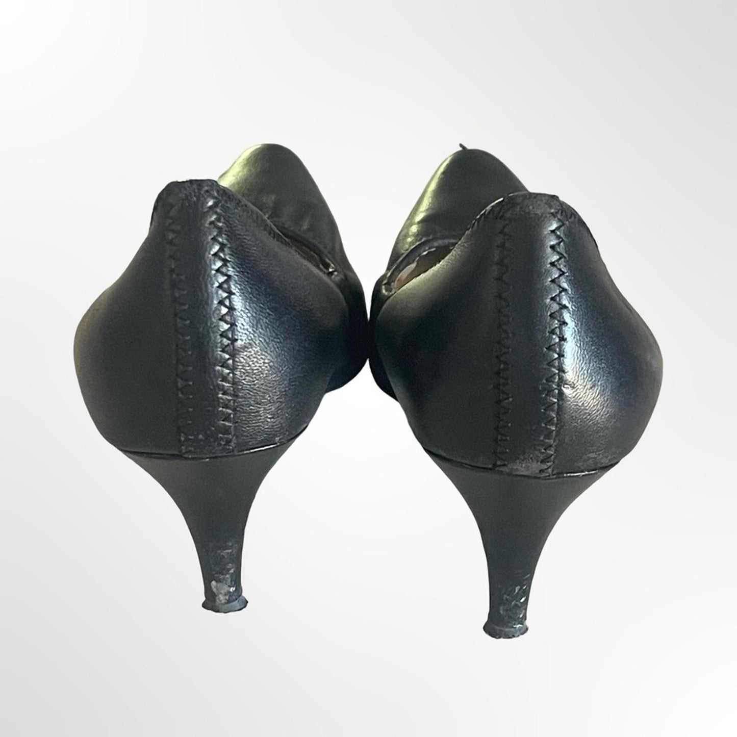 Tahari Brett Black Women's Pointed-Toe Pumps - size 7.5