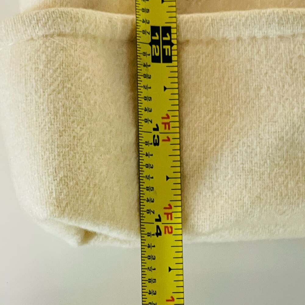 Vintage Cream Wool Long Overcoat with Lapel Collar and Cuffed Sleeves