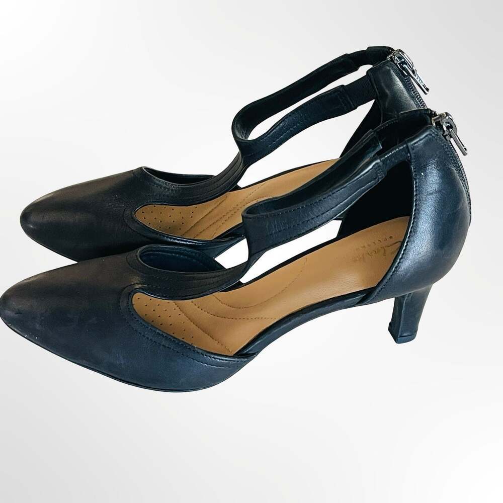 Clarks Artisan Black Leather T-Strap Kitten Heel Pumps