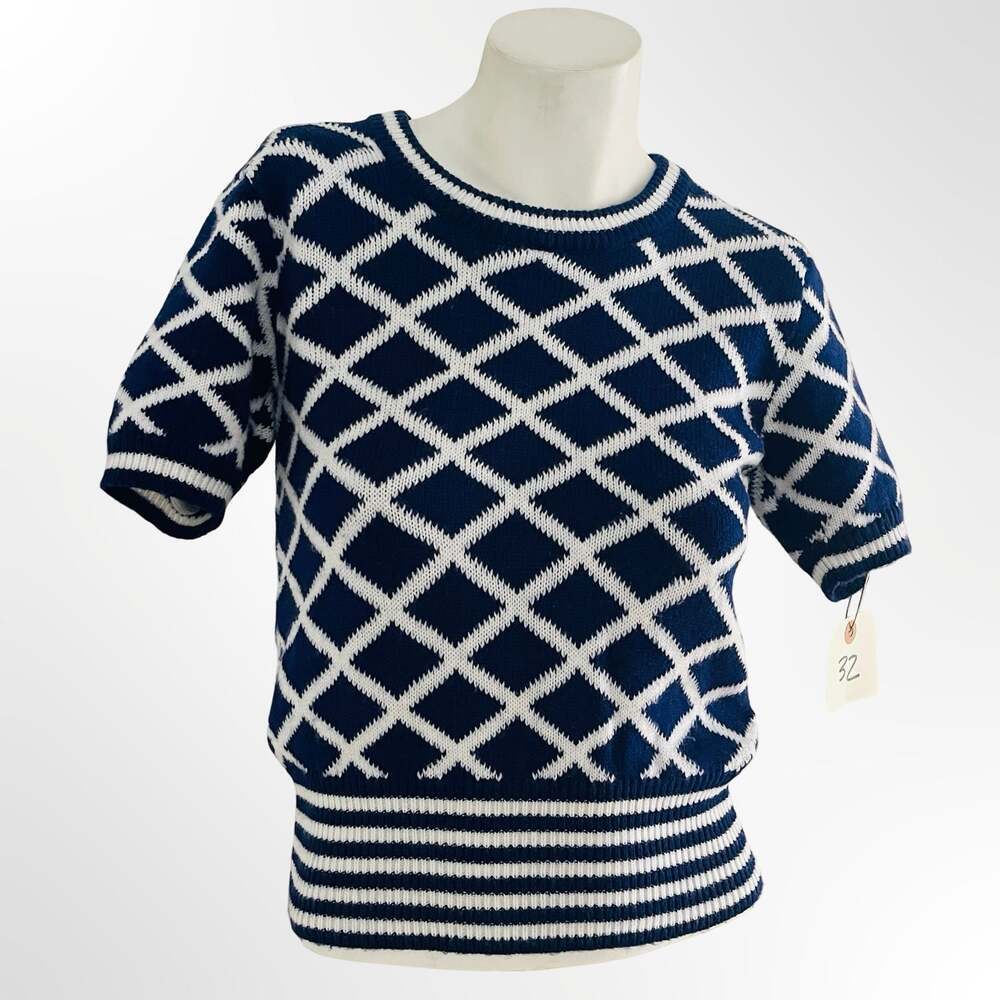 Glamour Knit Fully Fashioned Blue and White Diamond Print Short Sleeve Sweater