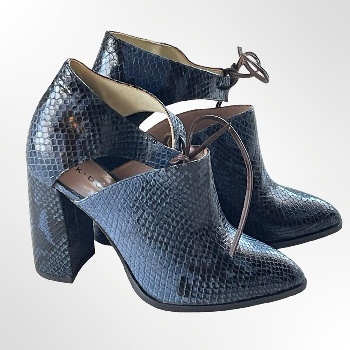 KK DODDS Pointed Toe Cutout Heels in Navy Snake Print in 6.5