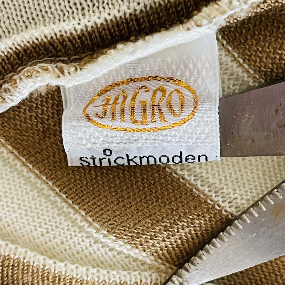 JAGRO strickmoden Brown and Cream Striped V-Neck Knit Short Sleeve Top
