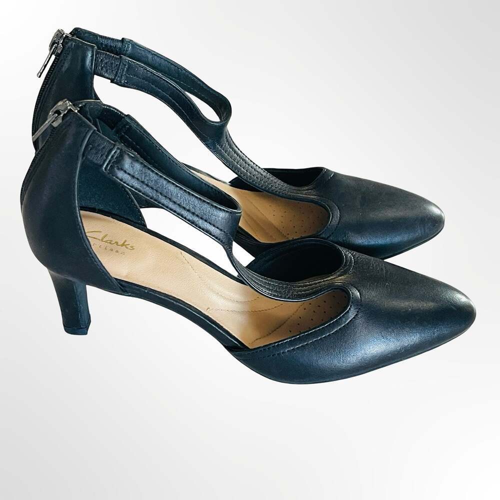 Clarks Artisan Black Leather T-Strap Kitten Heel Pumps