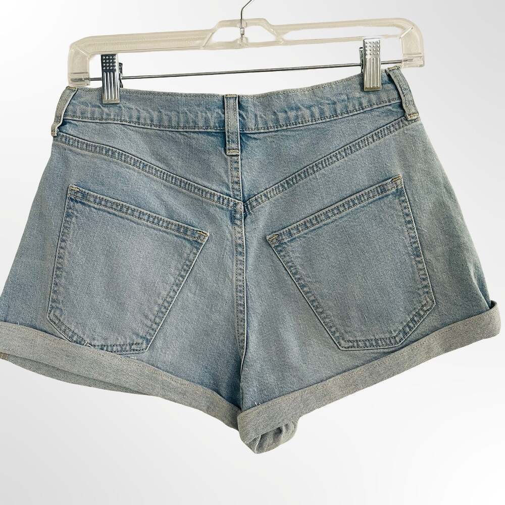 Universal Thread 90s Cutoff Jean Shorts Light Wash Cuffed Size 4/R