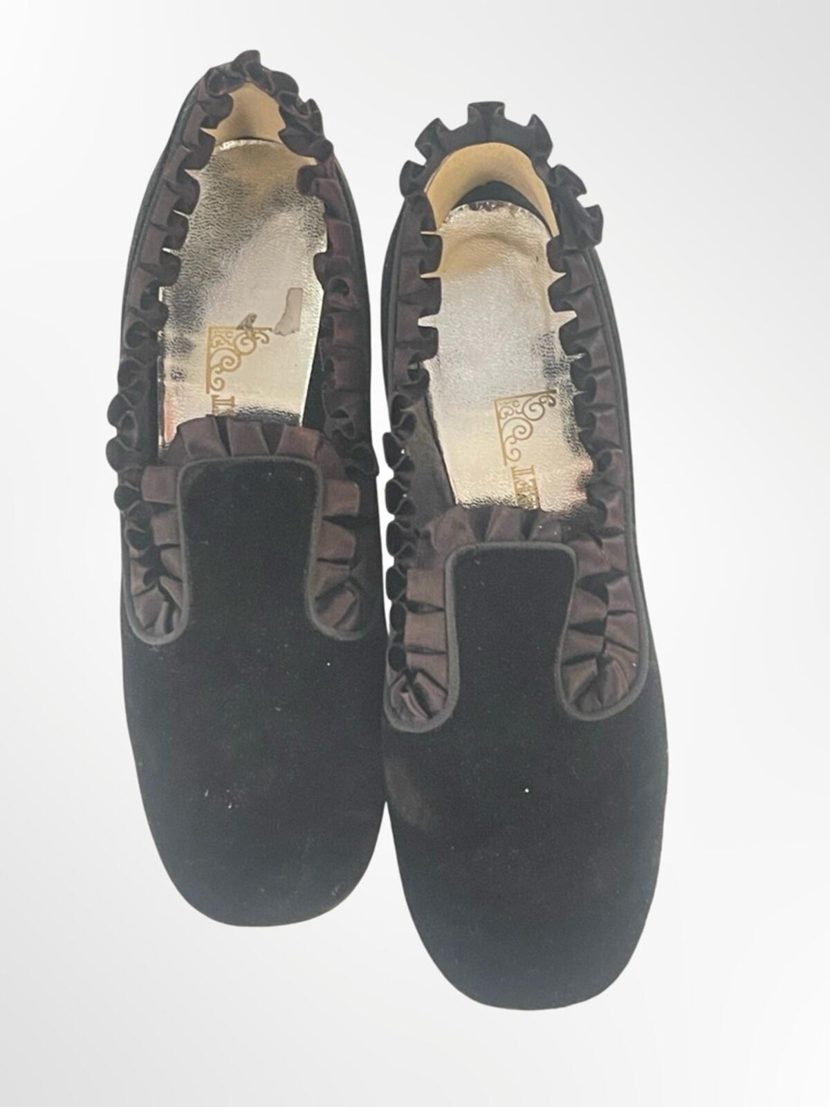 Jack Street Black Velvet Ruffle Trim Women's Pumps in size 7.5