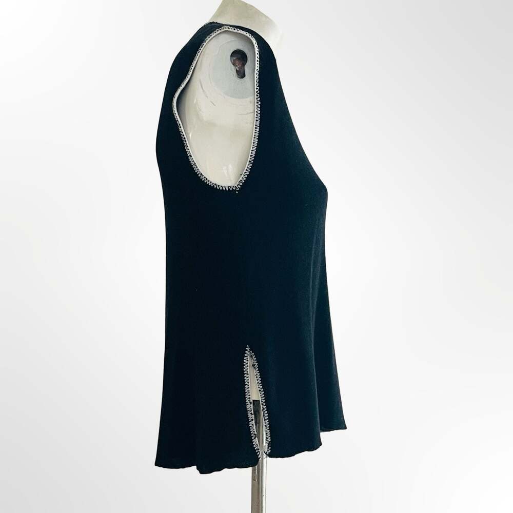 Vintage Black Knit Sleeveless Tank Top Sweater Vest with Mushroom Graphic
