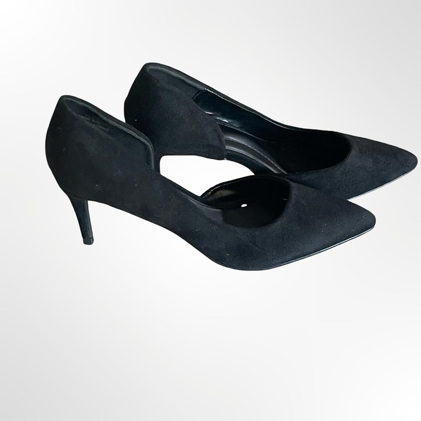 Cushionaire Classic Black Pointed Toe Pumps - Women size 8.5