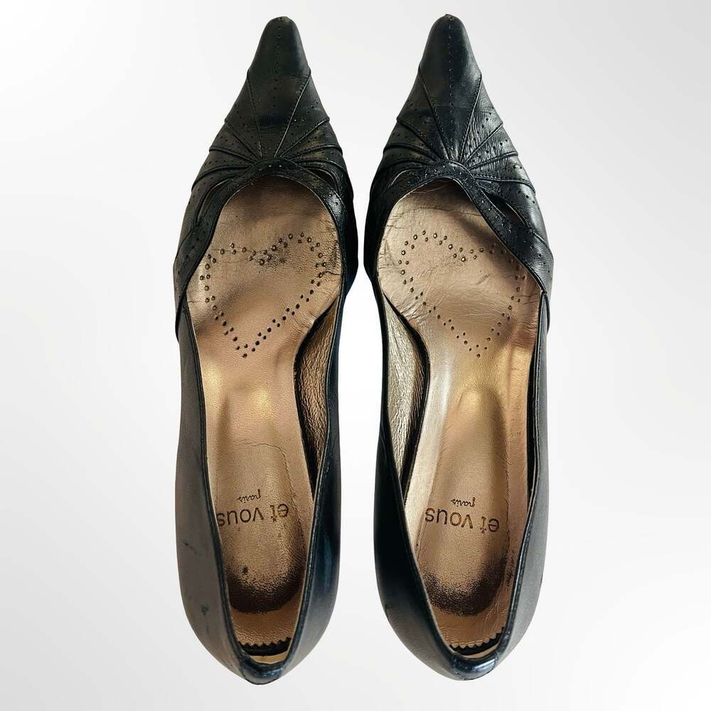 et vous paris Black Leather Pointed-Toe Kitten Heel Pumps with Stitched Detail