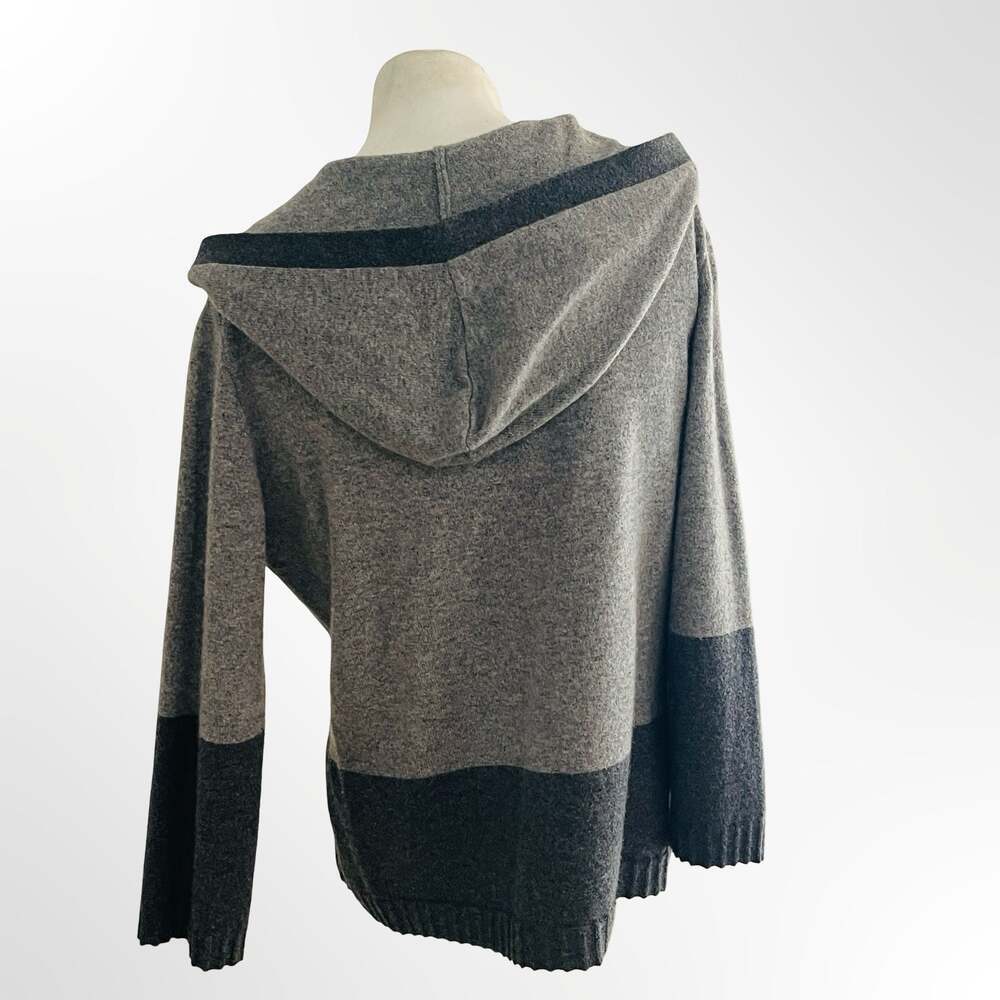 EXPERT BY EVERGREEN Gray Colorblock Hooded Button Up Cardigan Sweater