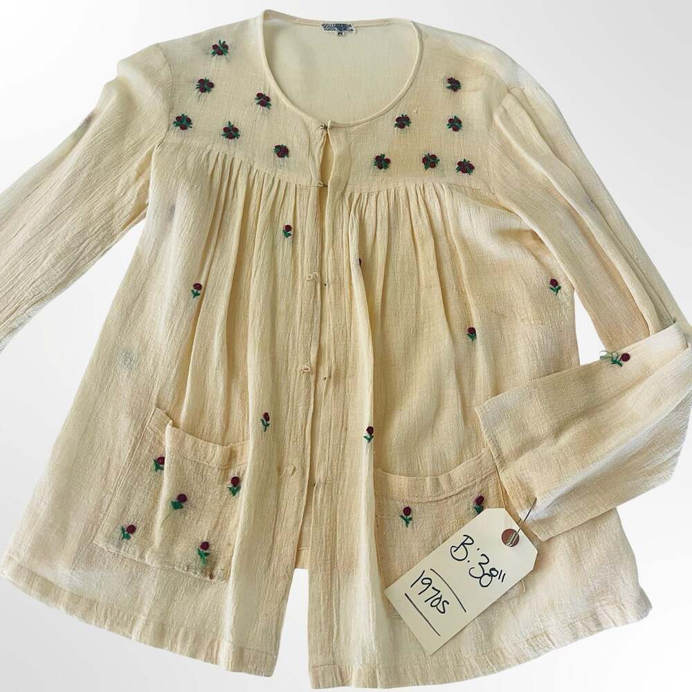 Vintage 1970s Cream Cotton Floral Embroidered Button-Down Blouse Boho Prairie