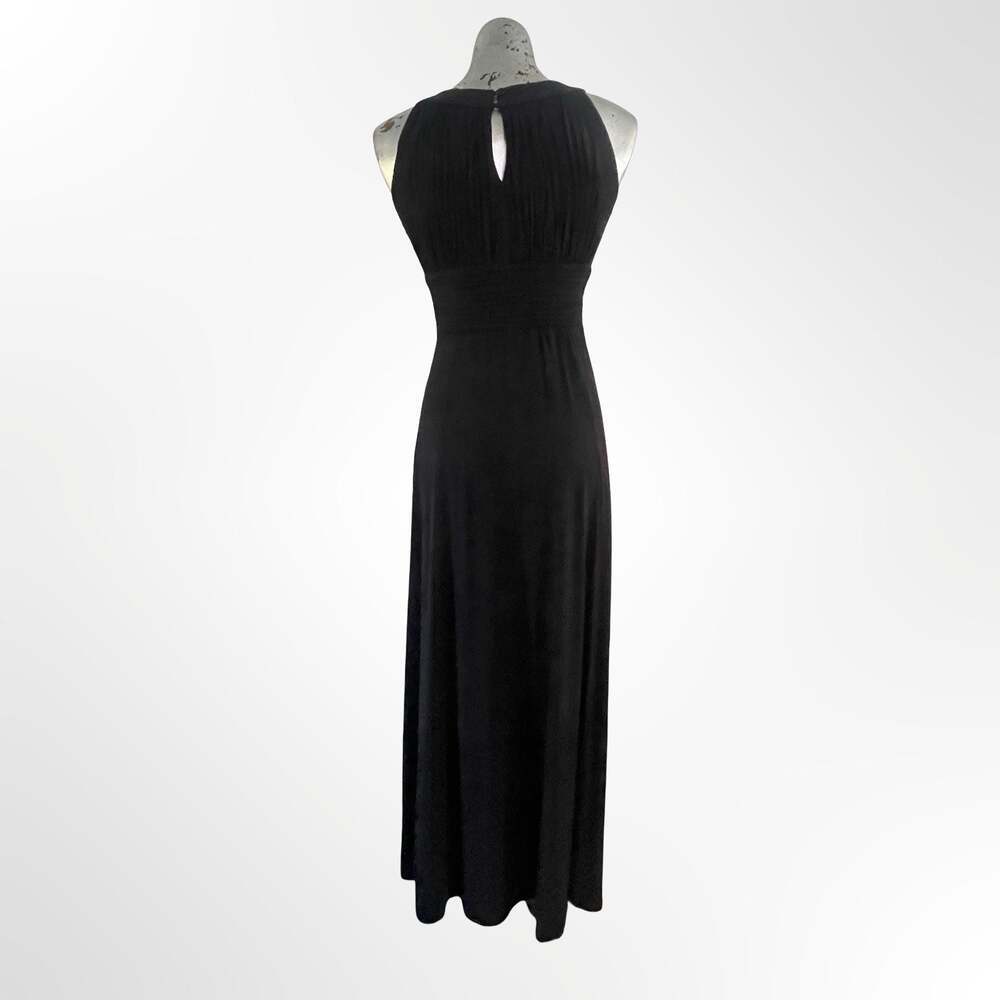 Sangria Black Sleeveless Keyhole Neck Pleated Maxi Dress