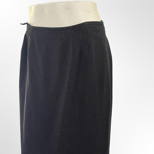 Elegant Kasper Black Pencil Skirt in size P