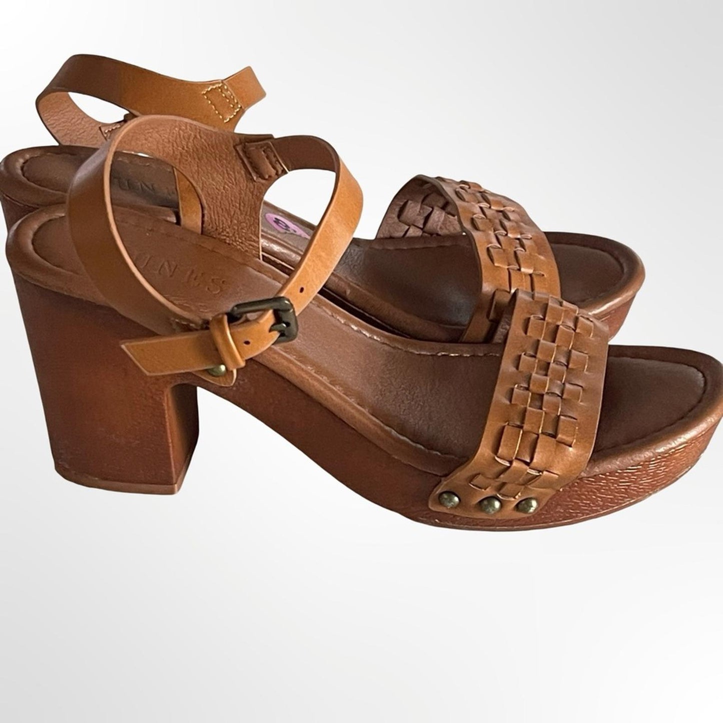 Dunes Women’s Tan Woven Front Ankle-Strap Sandals - size 8.5