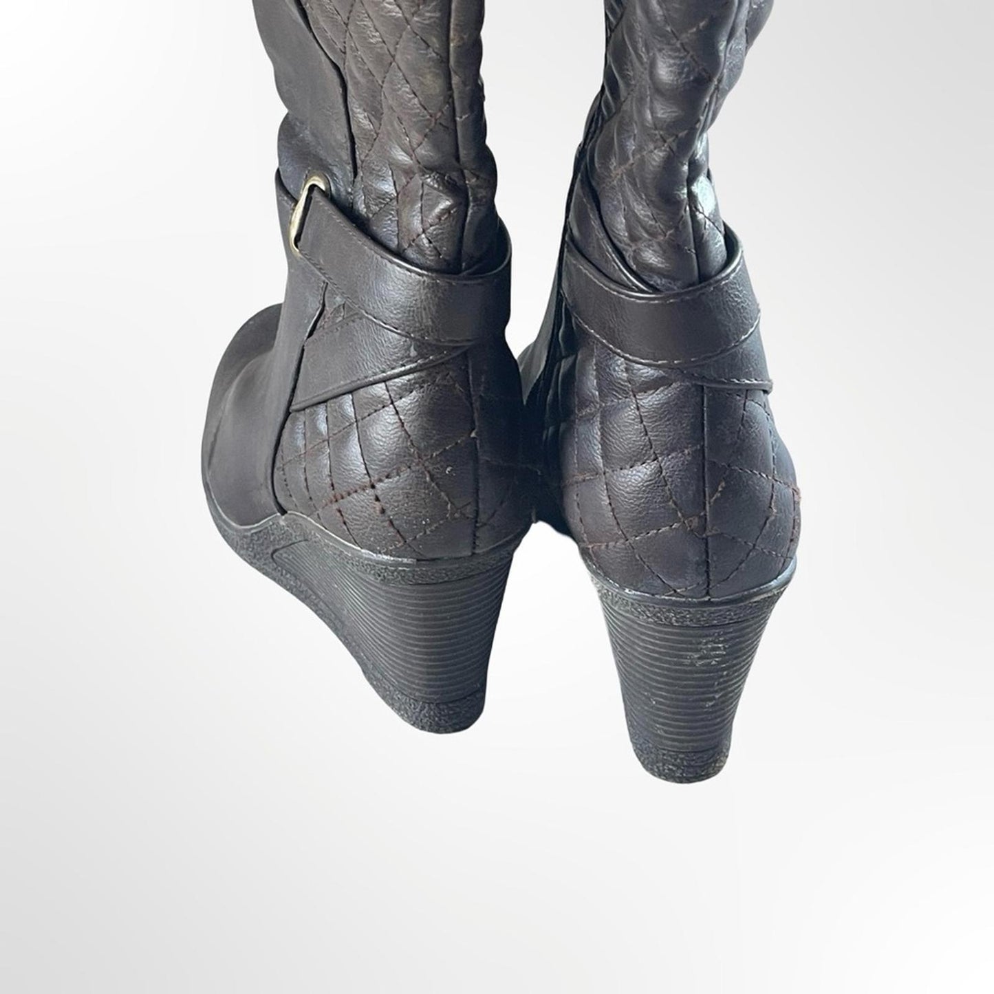 Vapose NY Brown Quilted Wedge Boots in size 8