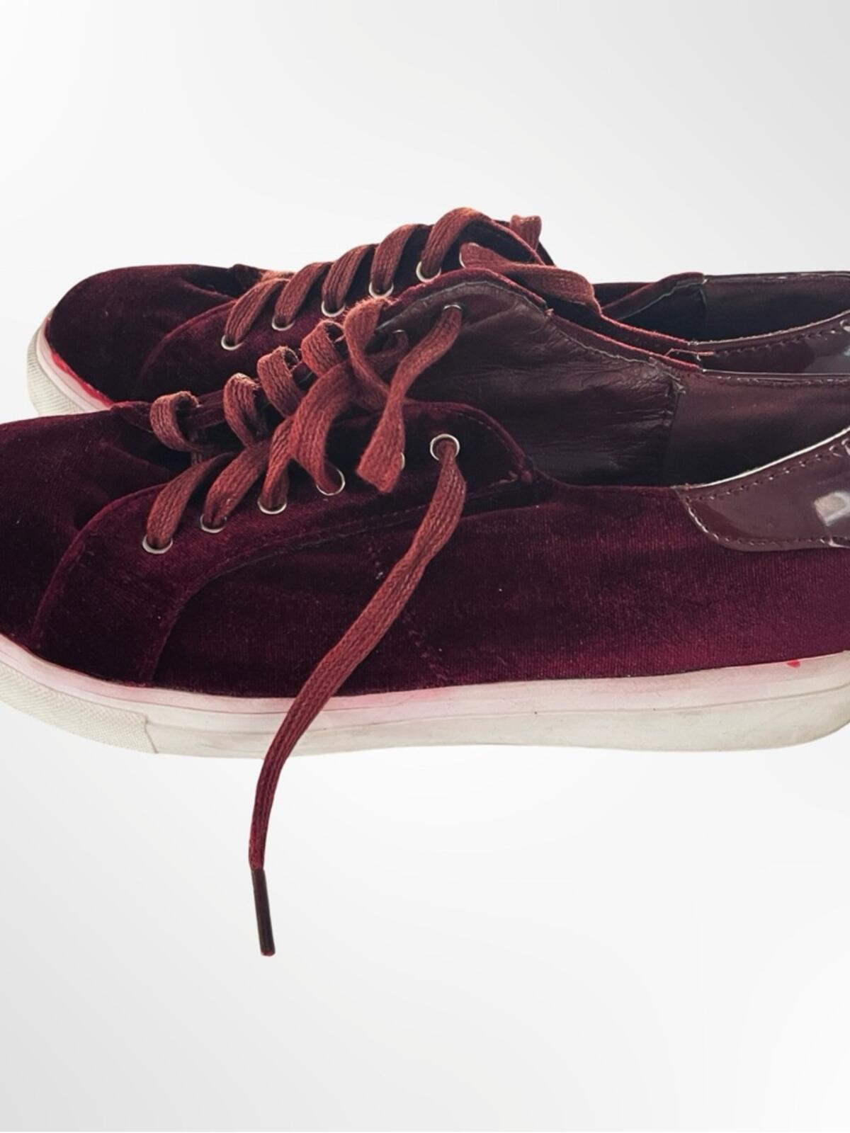Catherine Malandrino Burgundy Velvet Slip-On Sneaker in 7.5