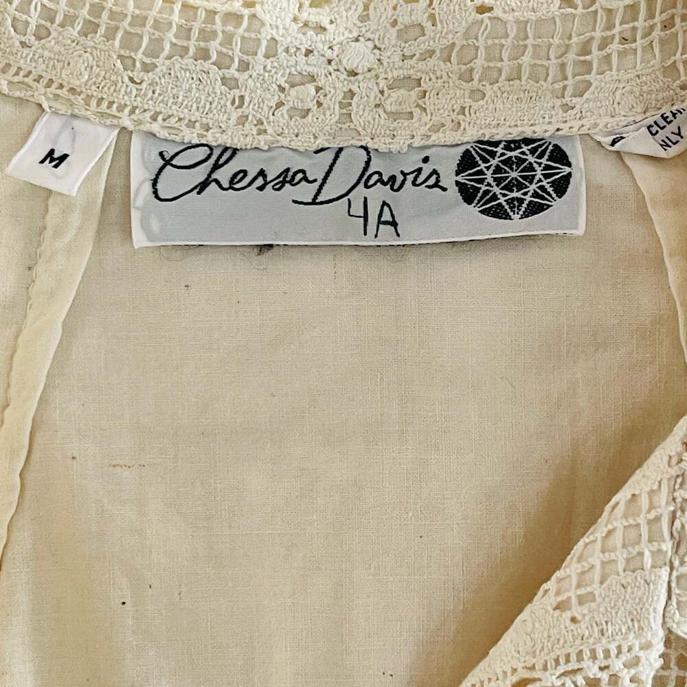 Chessa Davis Vintage Cream Floral Lace Long Sleeve Button-Down Shirt