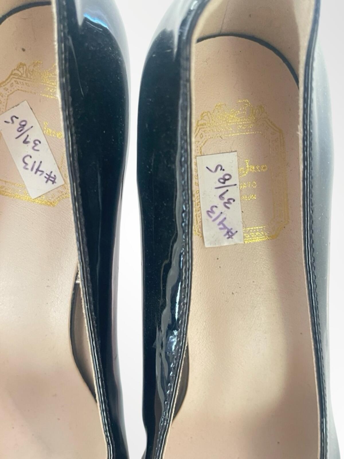 Classic Black Patent Pointed-Toe Women's Pumps in size 8.5