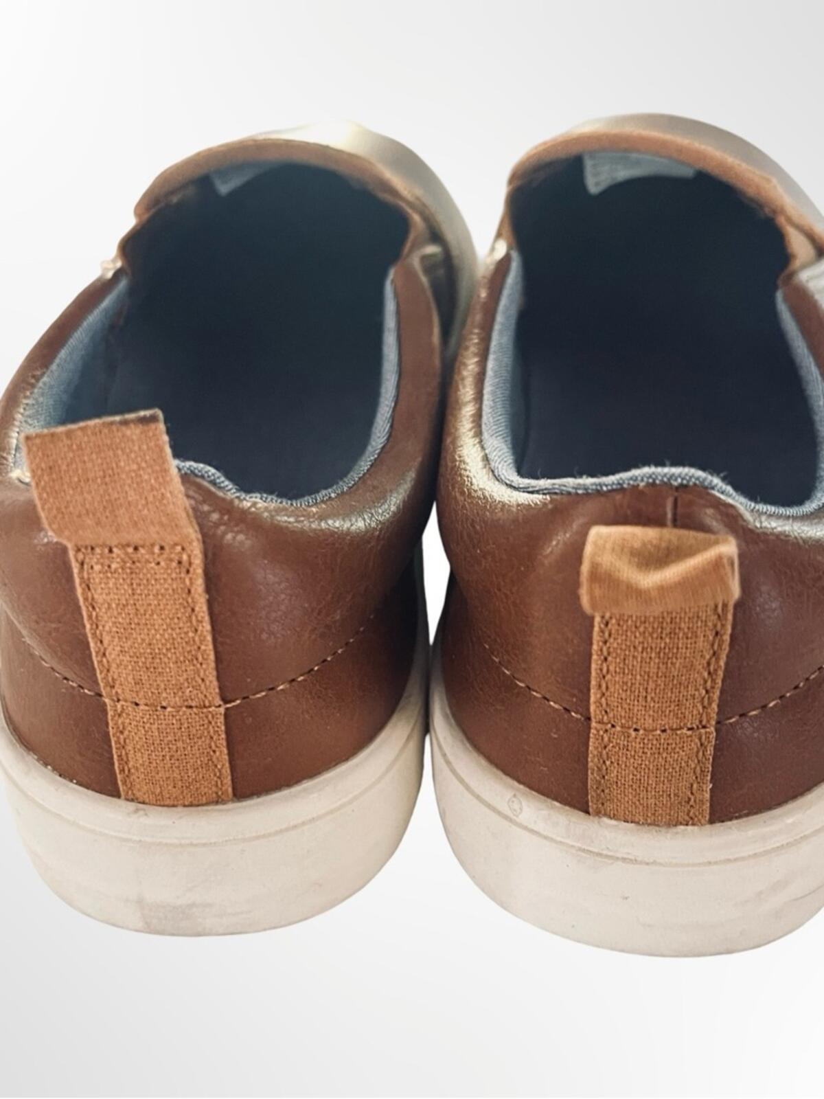 Cat & Jack Brown Slip-On Loafers with Ivory Sole in size 4