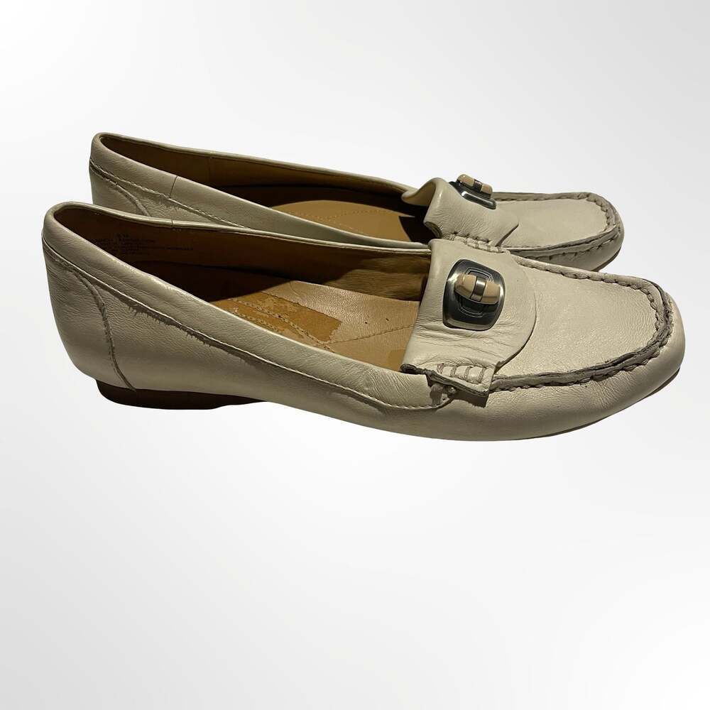 Naturalizer N5 Comfort Cream Leather Moccasin Loafers