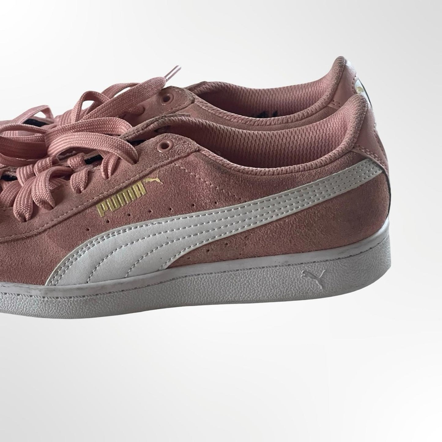 Puma Women's Blush Pink Sneakers in size 6.5