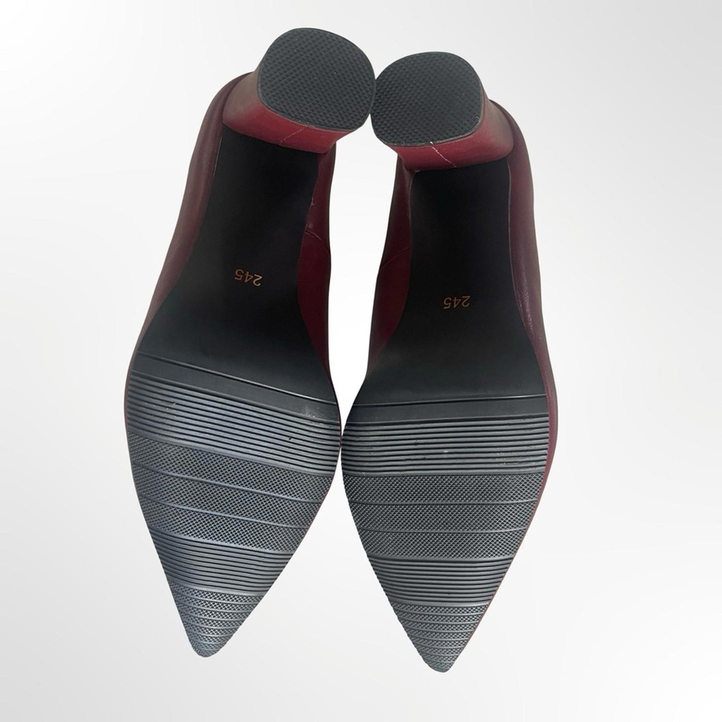 Women's Pointed Toe Pumps in Burgundy size 8