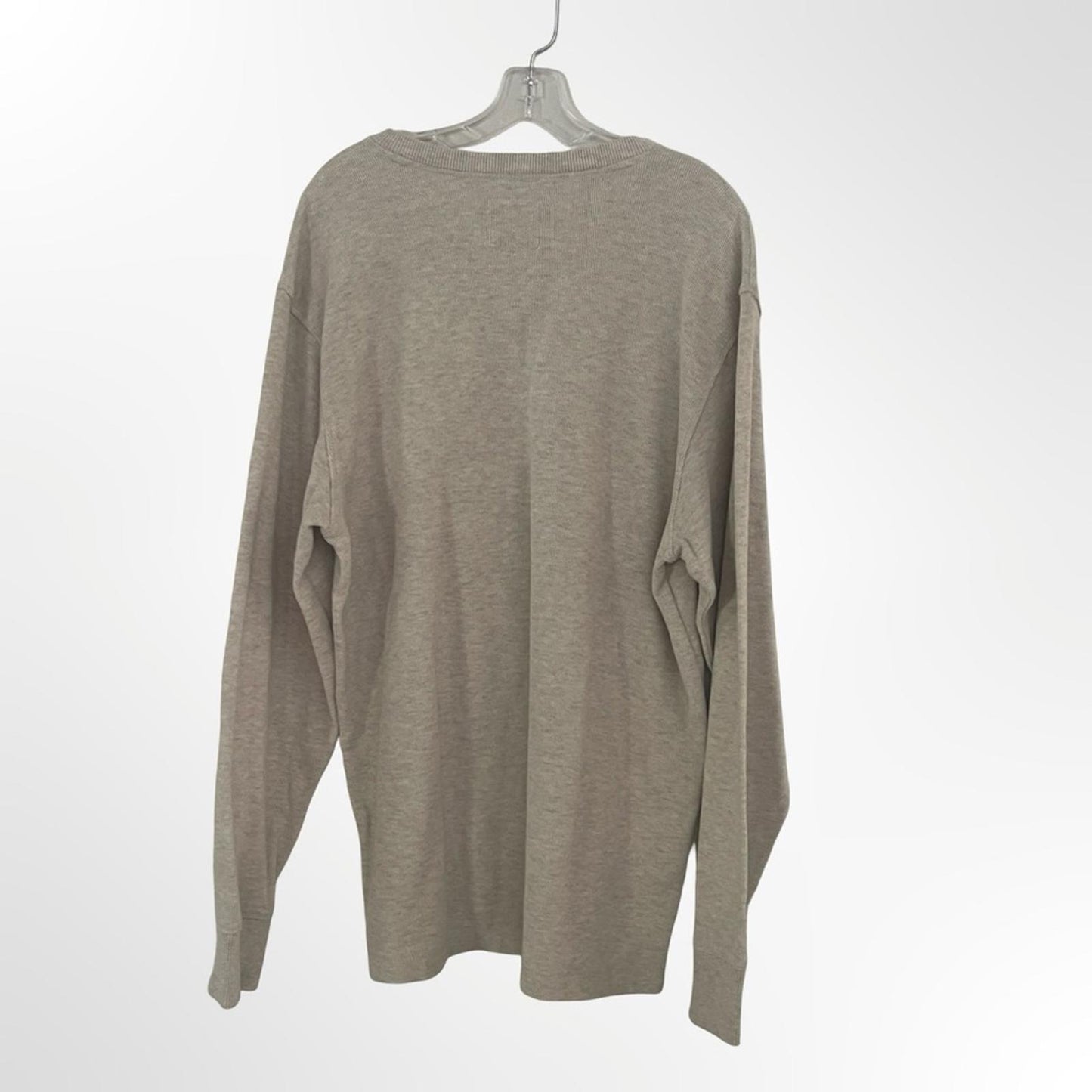 Old Navy Men’s V-Neck Sweater in size XL