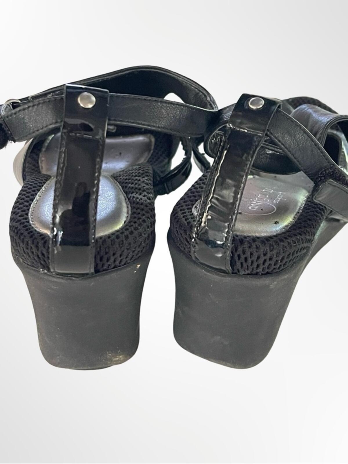 Easy Spirit Black Women's Wedge Sandals with in size 7.5 NWOT