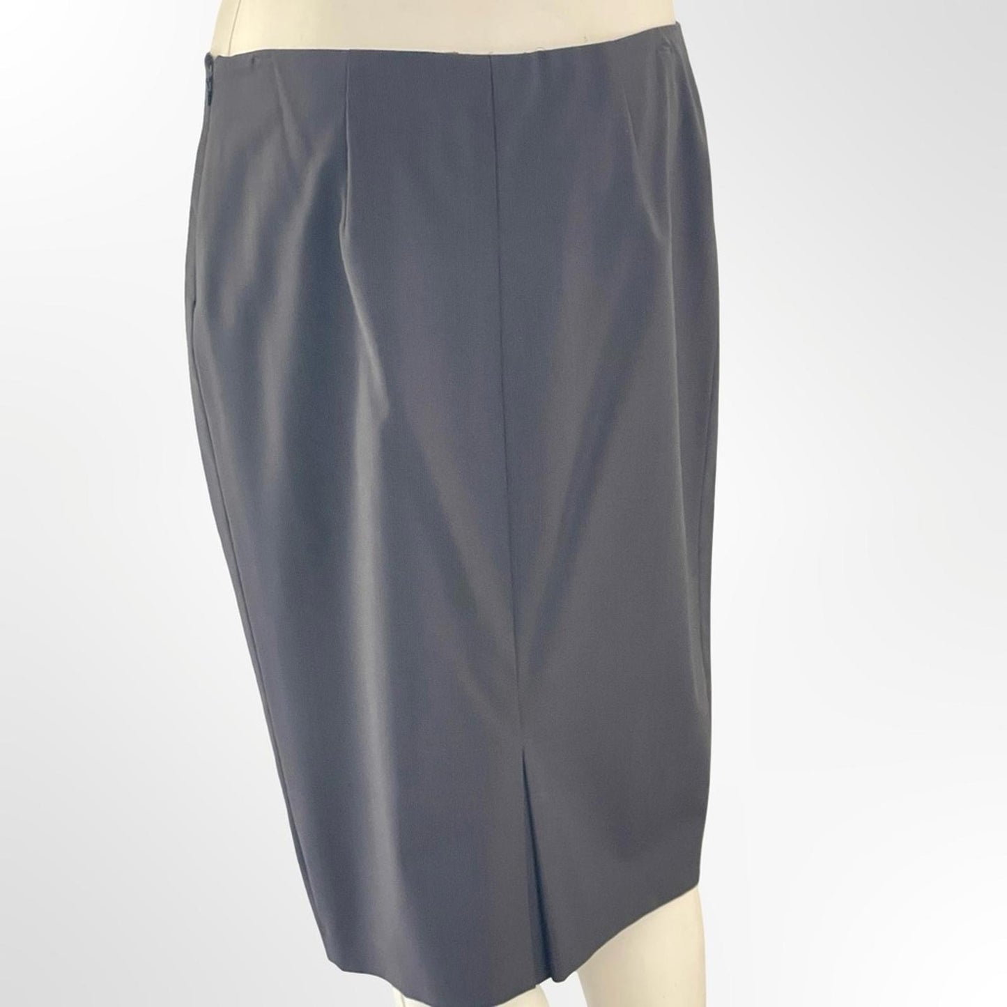 Elegant Gray Women's Skirt with 34 size waist