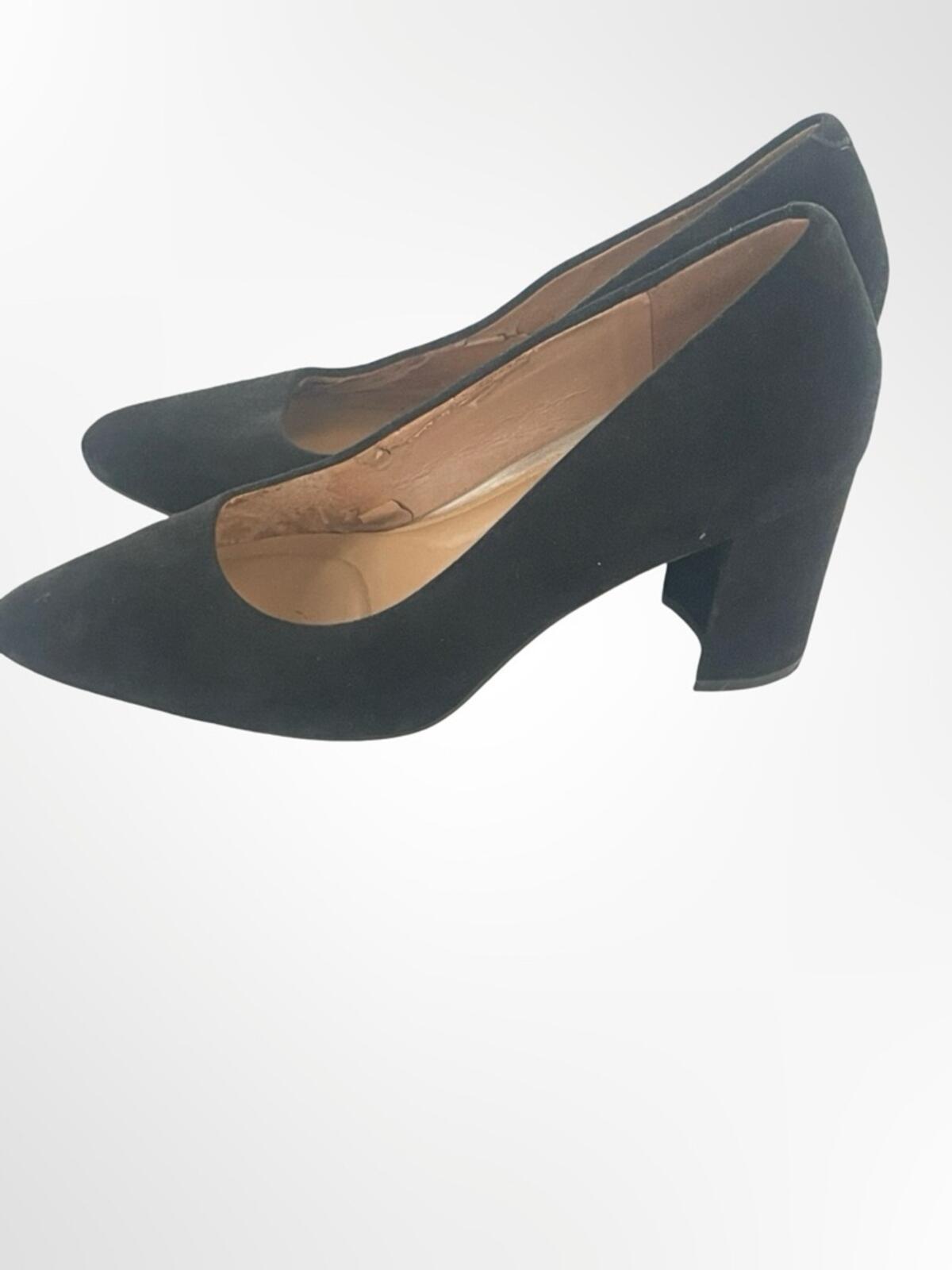 Classic Black Suede Mid-Heel Pumps Aeorosoles in size 7.5