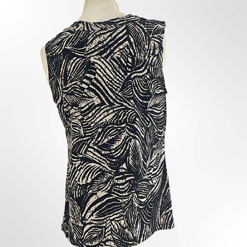JKLA California Black and White Abstract Print Sleeveless V-Neck Top