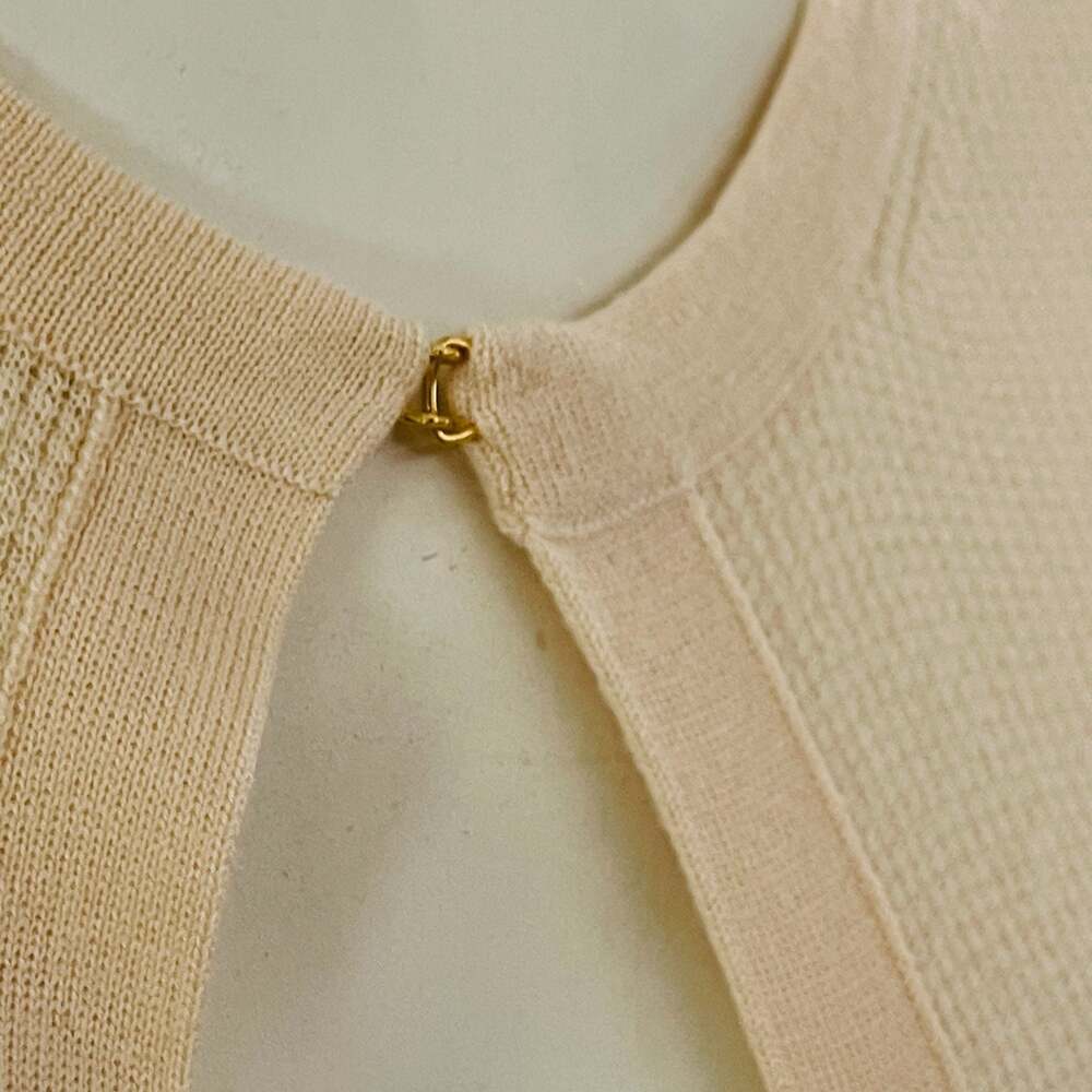 Cream Knit Hook-and-Eye Front Cropped Cardigan